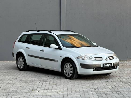 RENAULT MEGANE 1.6 DYNAMIQUE GRAND TOUR 16V FLEX 4P MANUAL RENAULT MEGANE 1.6 DYNAMIQUE GRAND TOUR 16V FLEX 4P MANUAL